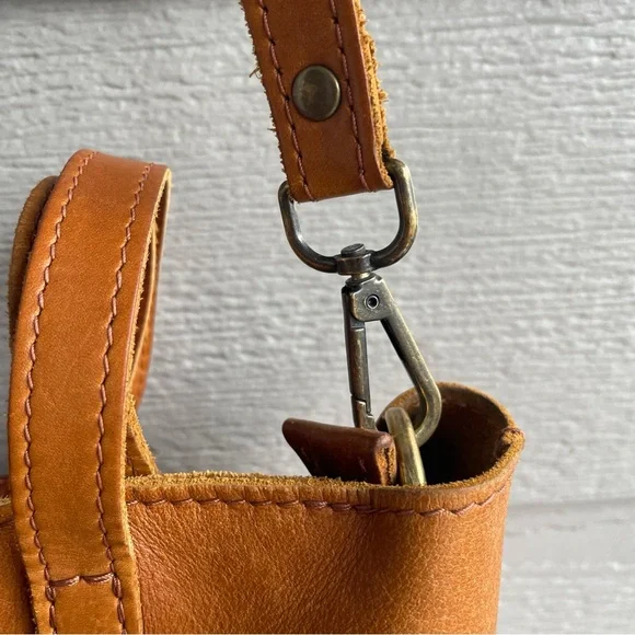 Portland Leather Goods Medium Crossbody Tote Purse Bag Chestnut Brown - Picture 6 of 16